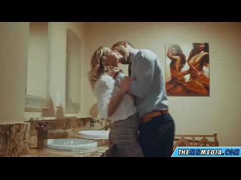 ❤️ Кога бујна русокоса ќе ве заведе во јавен тоалет Порно на порно mk.dickies-shop.ru ☑